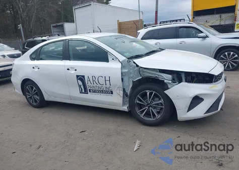 2024 Kia Forte Lxs z USA, uszkodzony, nr VIN 3KPF24AD5RE760880